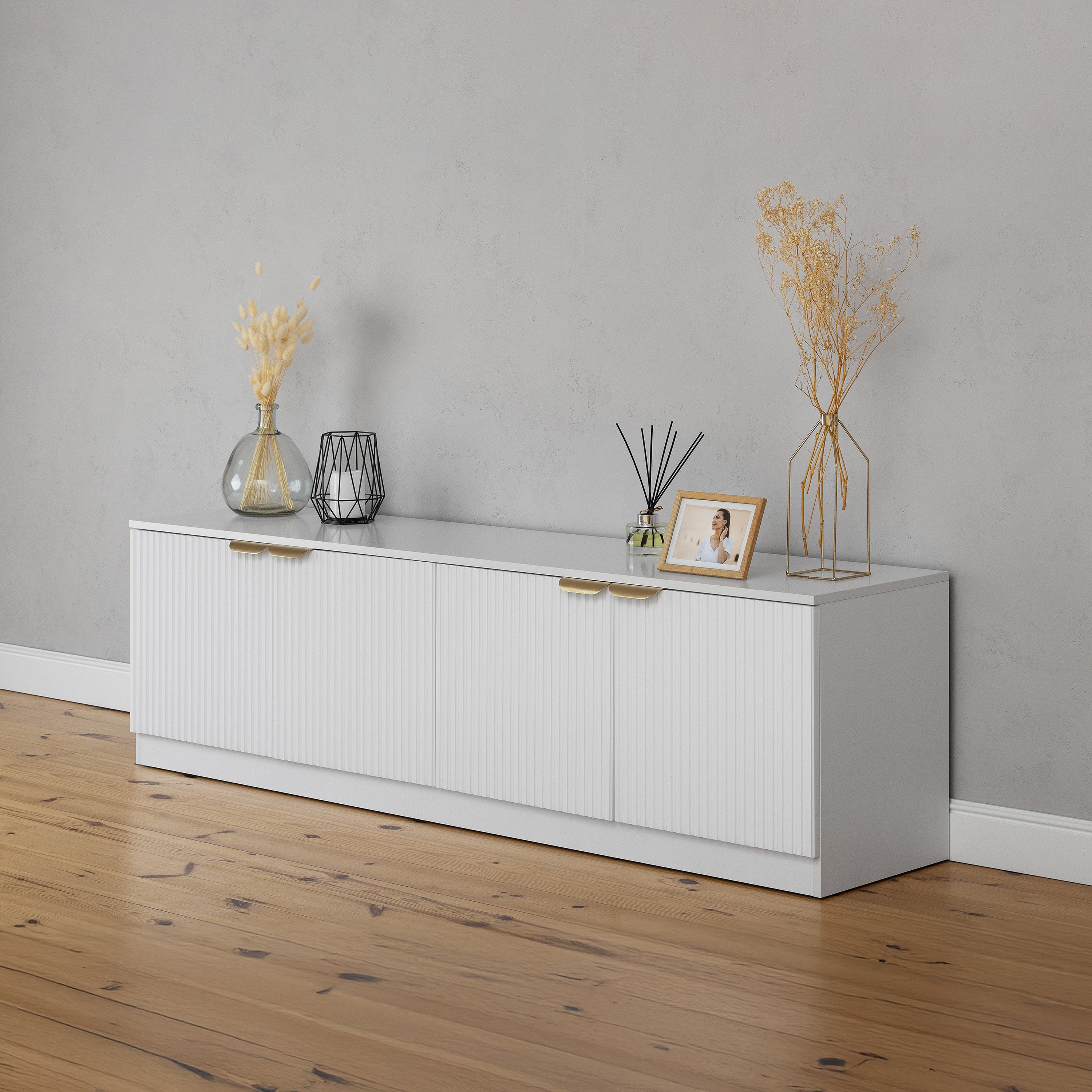 BUCHAREST TV UNIT- WHITE - FLUTED - PULL BRASS