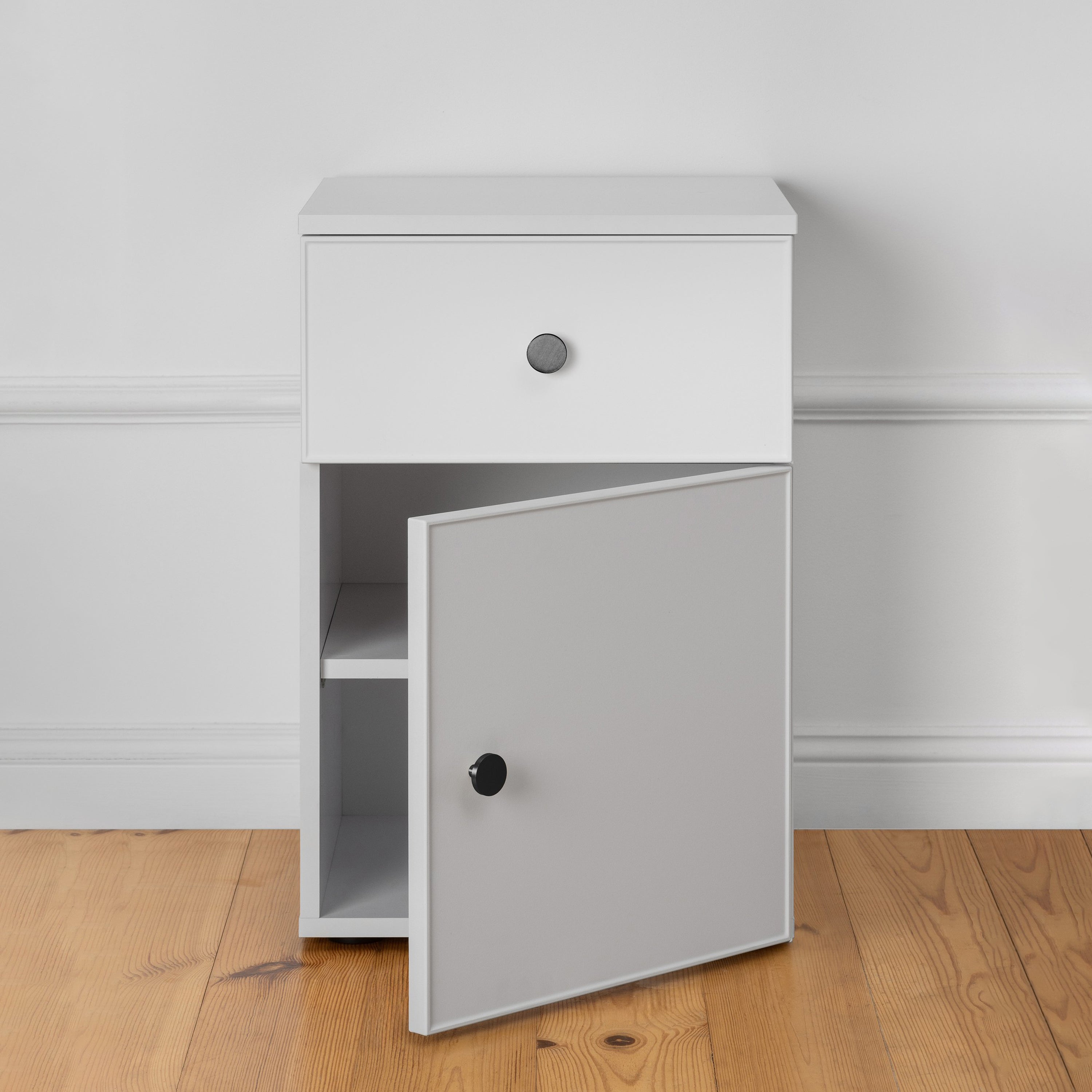 PORTO BEDSIDE TABLE - WHITE - SLIM - ROUND BLACK
