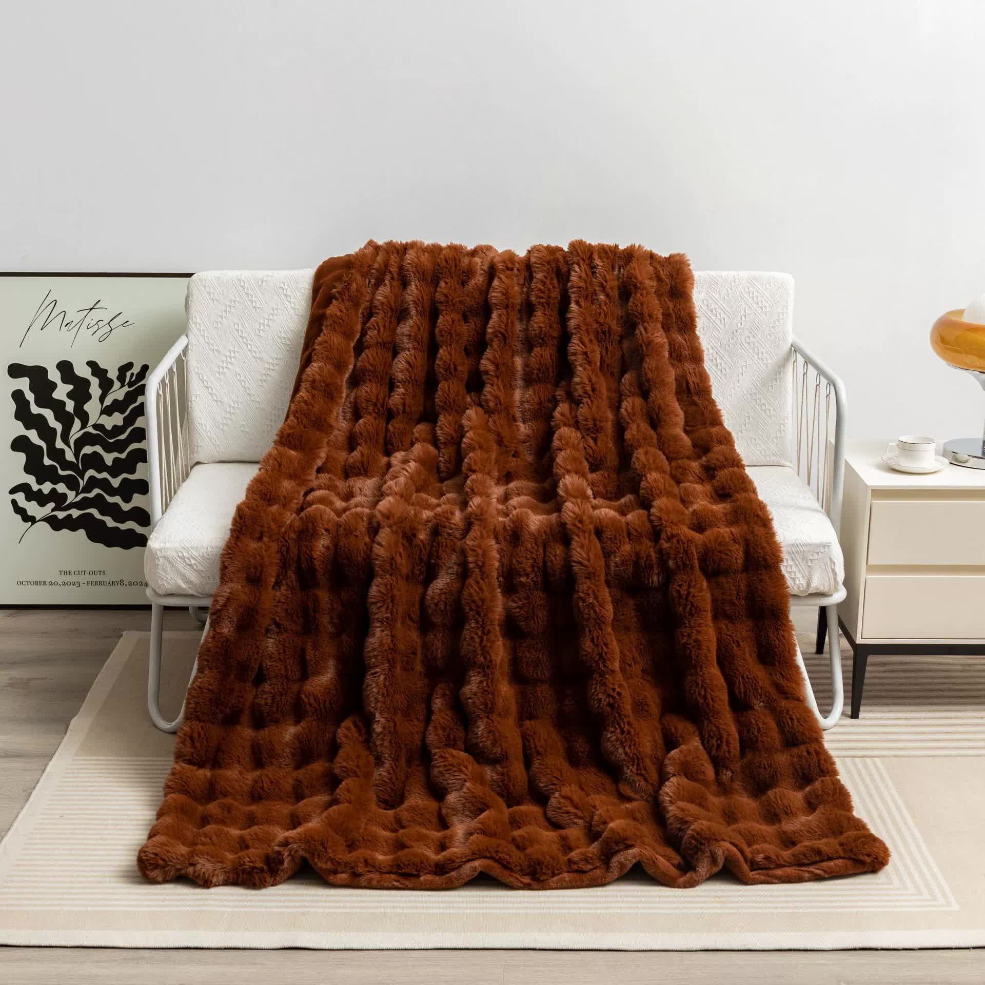 Dark Brown 100*160cm Plush Toscana Throw Blanket - Soft Flannel Fleece for All Seasons, Perfect for Couch & Bed