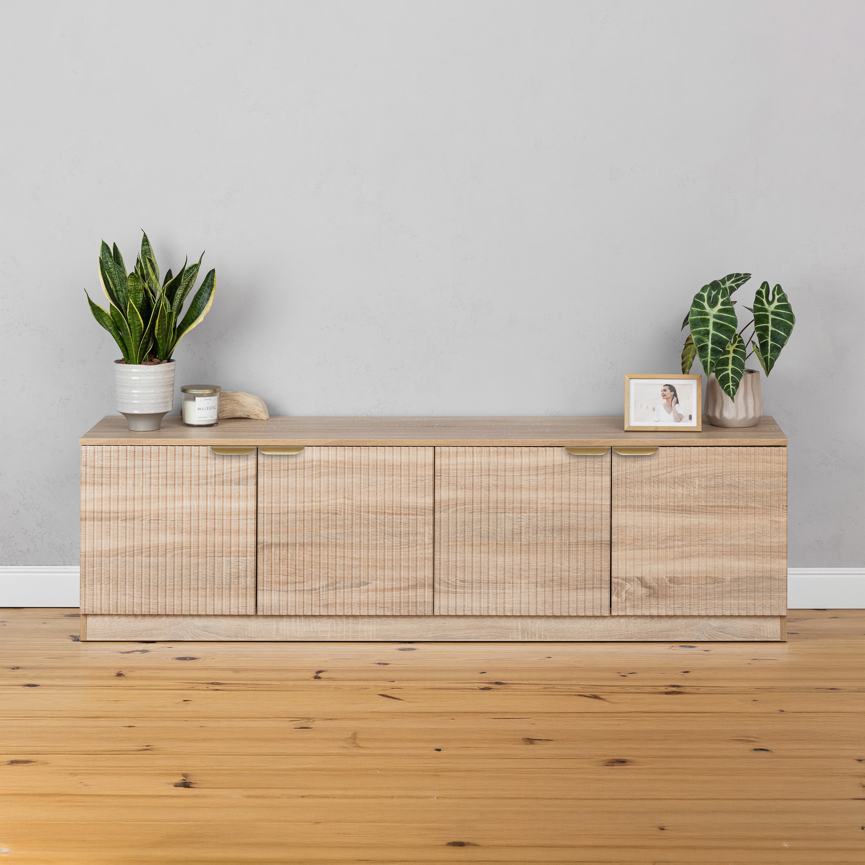 BUCHAREST TV UNIT- NATURAL OAK - FLUTED - PULL BRASS