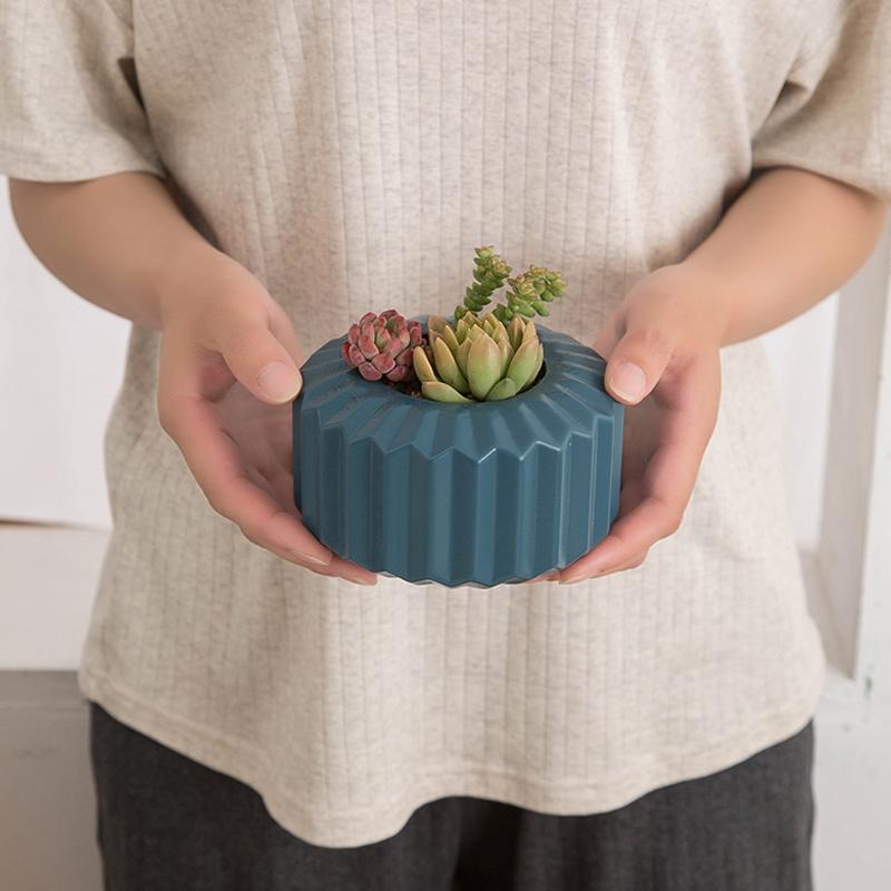 Versatile Vase for Wet and Dry Flowers - Glazed Decorative Pot - Light Green