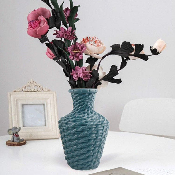 Versatile Plastic Vase for Fresh and Dried Floral Arrangements - Blue