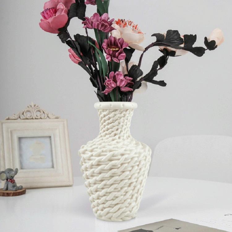 Versatile Plastic Vase for Fresh and Dried Floral Arrangements - Blue
