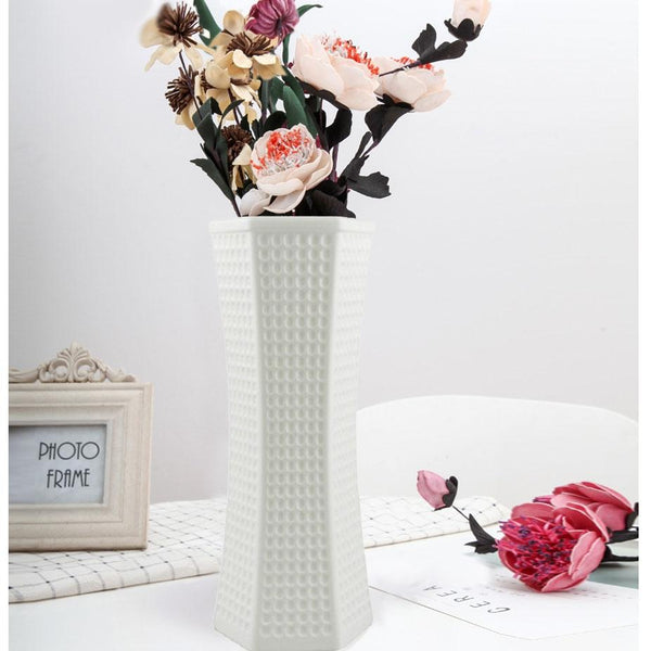 Versatile Plastic Vase for Creative Wet and Dry Flower Arrangements - Blue