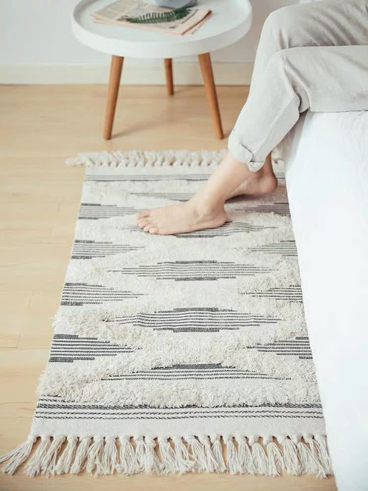 Handwoven Cotton Tassel Floor Rug for Bedroom or Living Room|Soft, Modern Geometric Design,60x90cm
